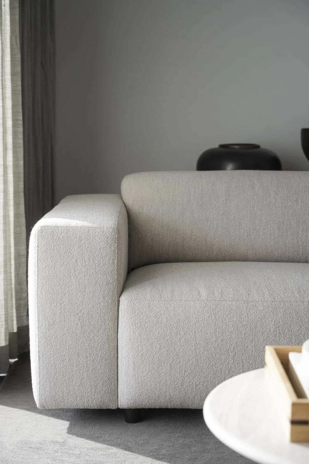 Rowico Willard 3-istuttava Sohva 236 Cm Vaalea Beige 2 Rowico Willard 3-istuttava Sohva 236 Cm Vaalea Beige - Image 2